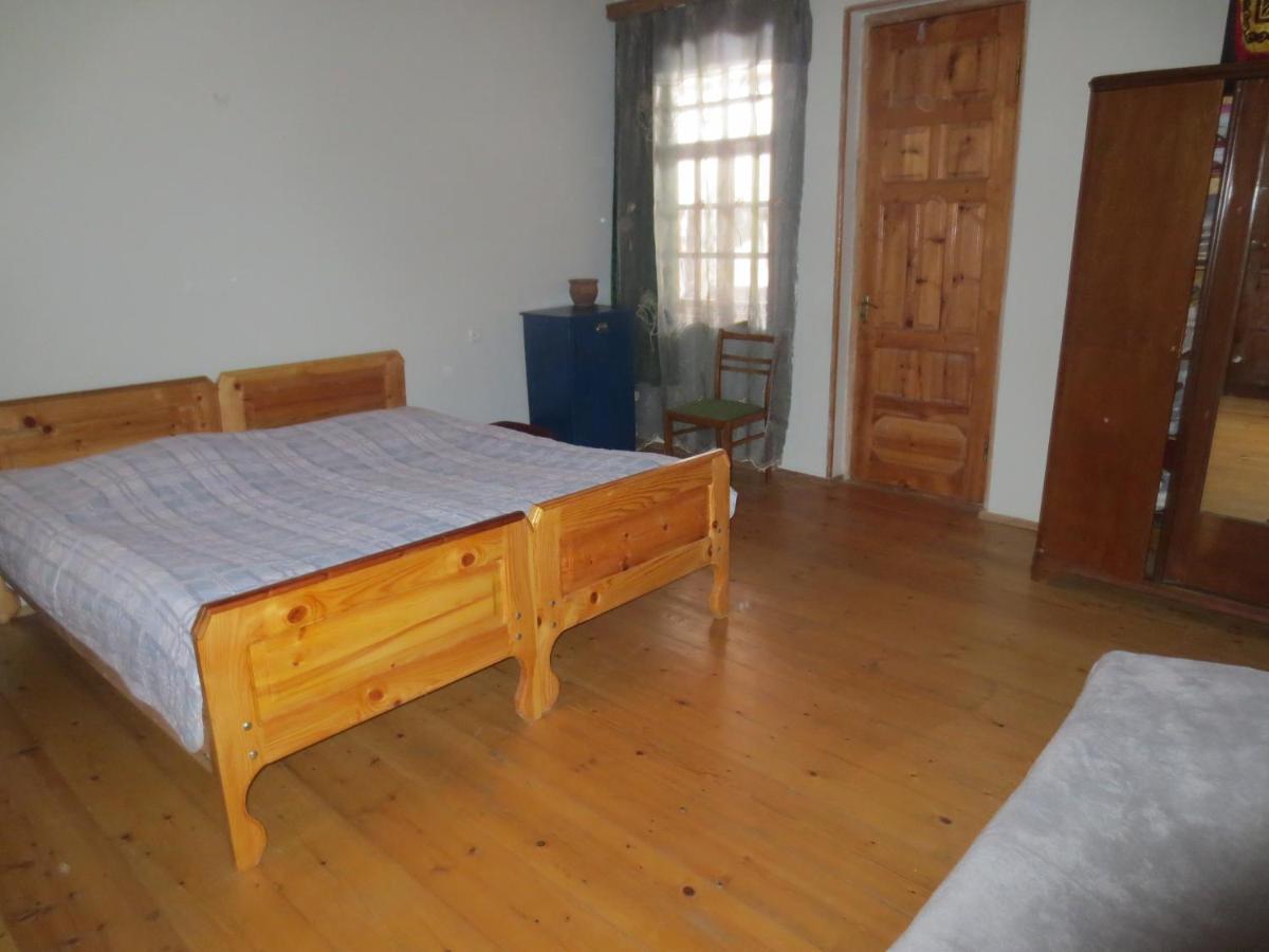 Irma Beso & Aleko Khergianis Guesthouse Mestia Luaran gambar